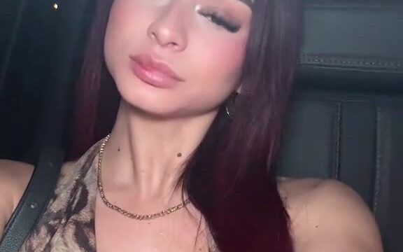 Andiegen aka Andie elle Video Show Boobs On Car